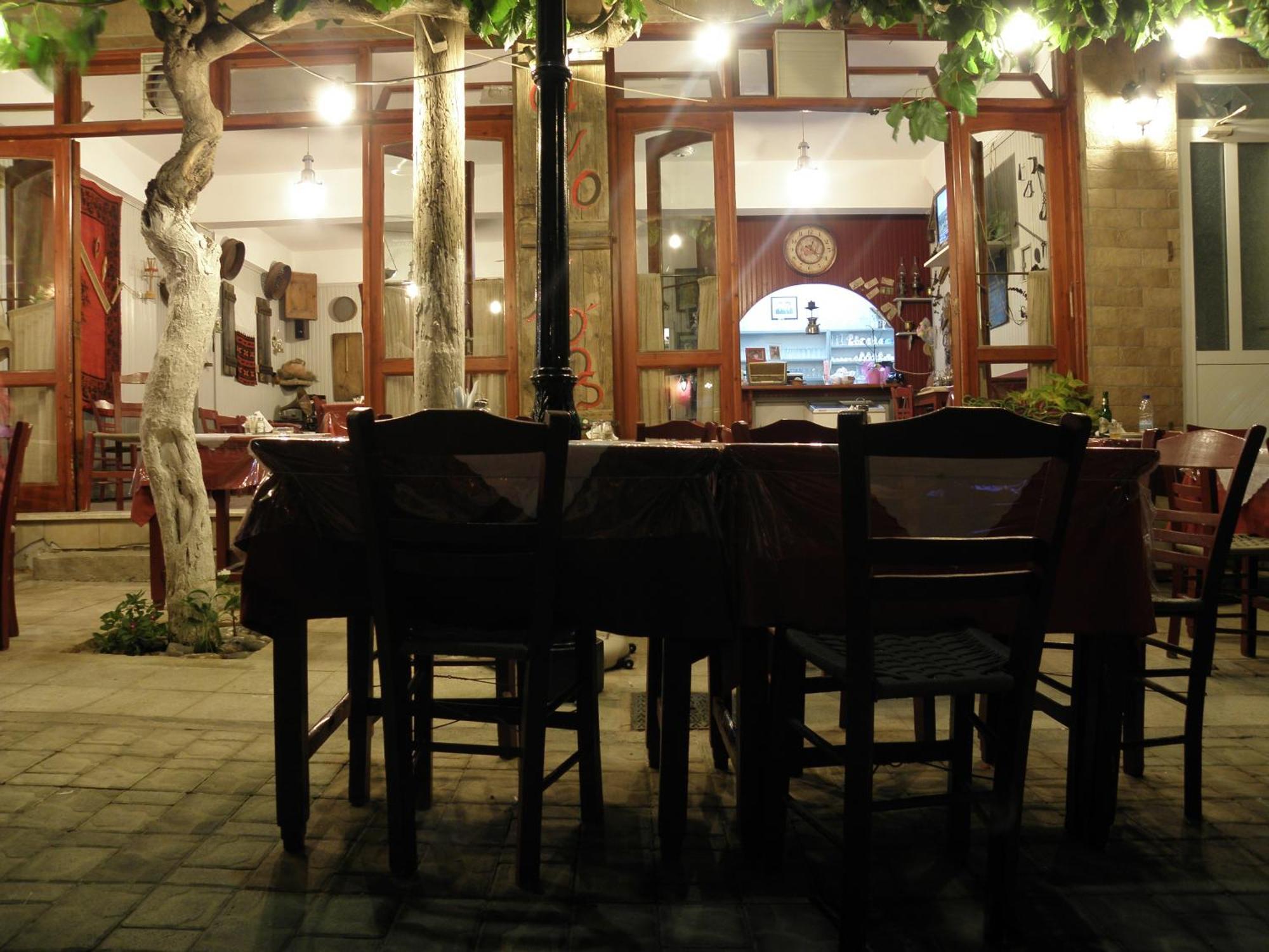 Megim Hotel Palaiochora Exterior photo