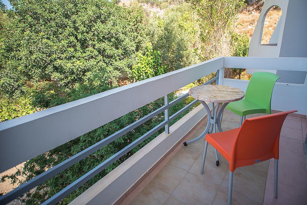 Megim Hotel Palaiochora Exterior photo
